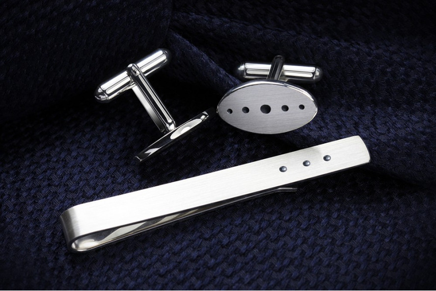 Set - cufflinks and tie clip