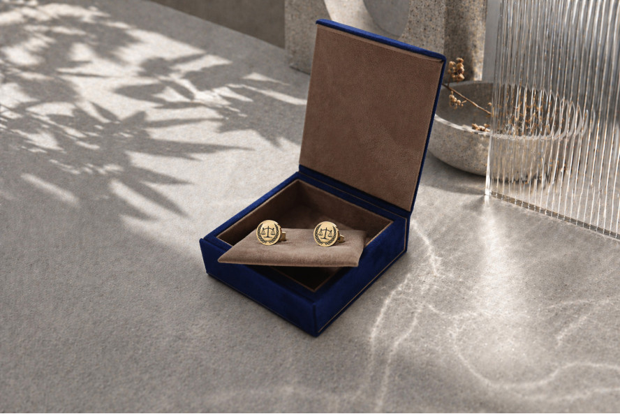 14k Gold Scales of Justice...